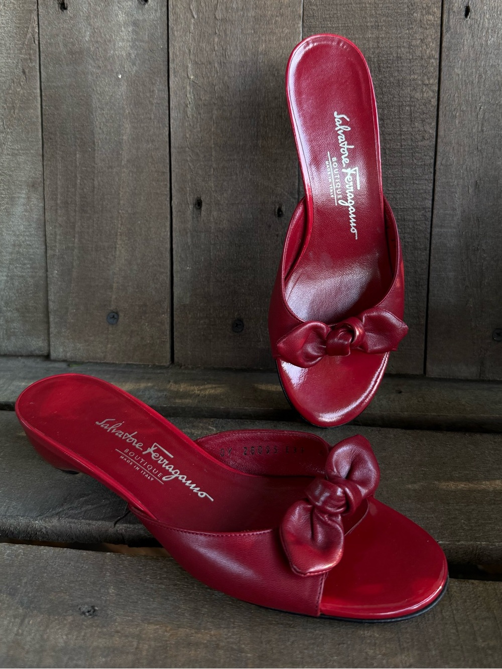 Vintage Salvatore Ferragamo Boutique Red Leather Bow Slide Mules Kitten Heel - 6
